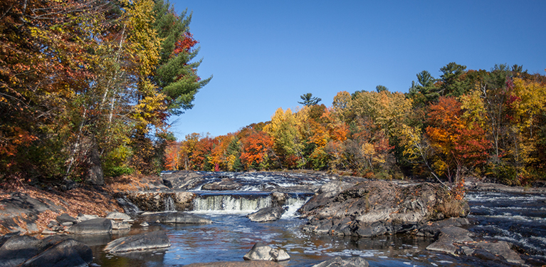 Photo d’un cours d’eau de la Rive-Nord de Montréal 