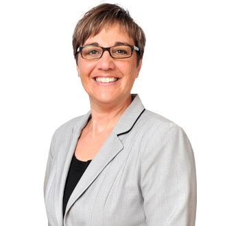 Photo de Lucie Caron, Associée en gestion de patrimoine, membre de l'équipe expert.