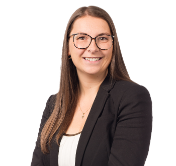 Photo de Justine Villeneuve, Associée en gestion de patrimoine, membre de l'équipe expert.