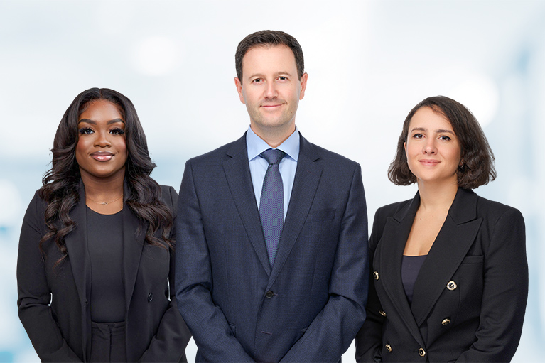 Photo d'équipe du Groupe Vinet de gauche à droite: Sara Tavakolian, Francis Vinet et Meriam Hachem.