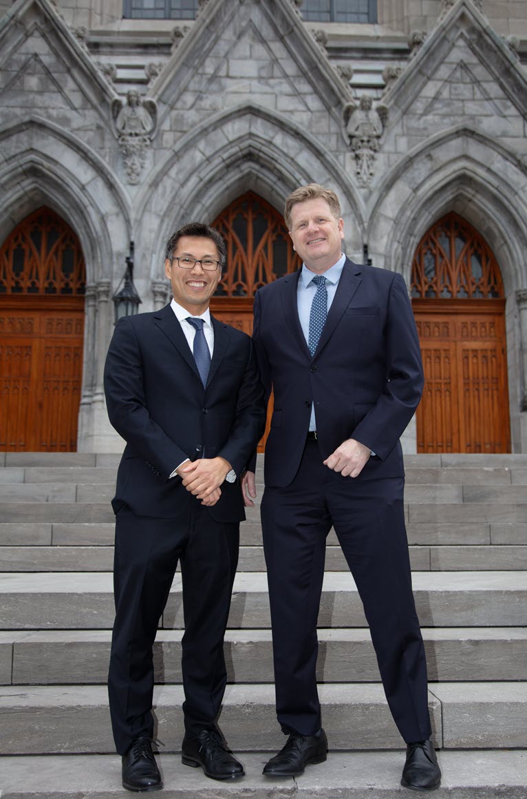 Photo des deux conseillers en gestion de patrimoine.