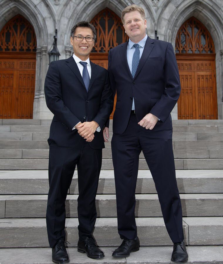 Photo des deux conseillers en gestion de patrimoine.