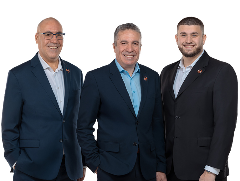 Photo des conseillers de l'équipe Gestion de patrimoine Mouelhi & Mouelhi, Samy, Skander et Youssef Mouelhi.