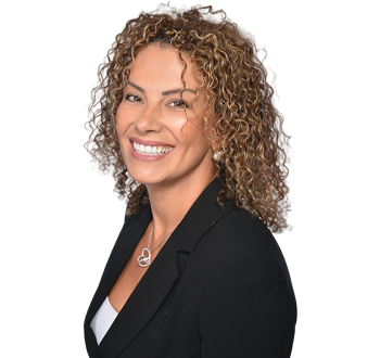 Photo de Mona Semaan, Spécialiste des solutions de financement, collaborateur et partenaire. 